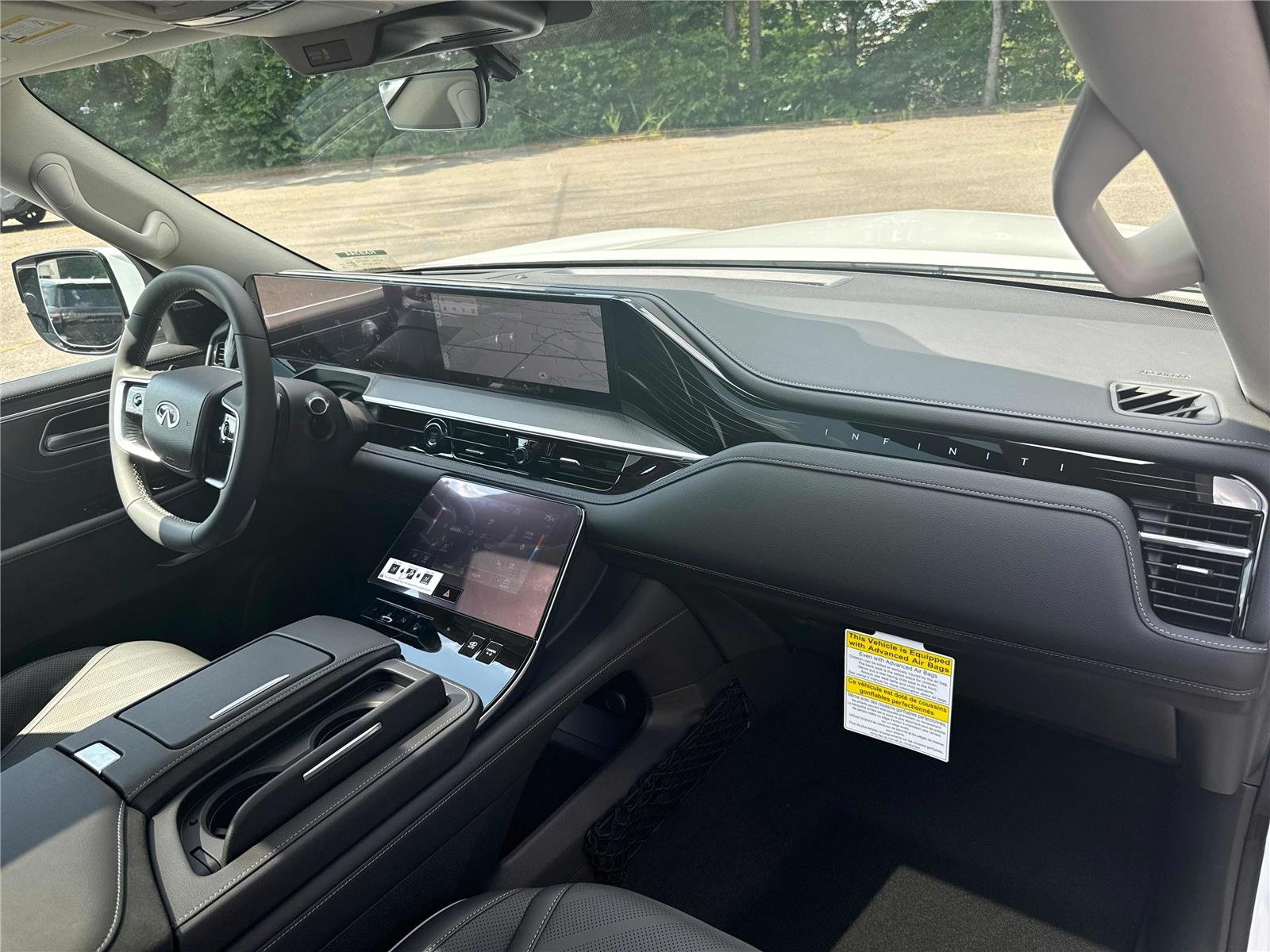 New 2027 RADIANT WHITE INFINITI Luxe 2WD image 28