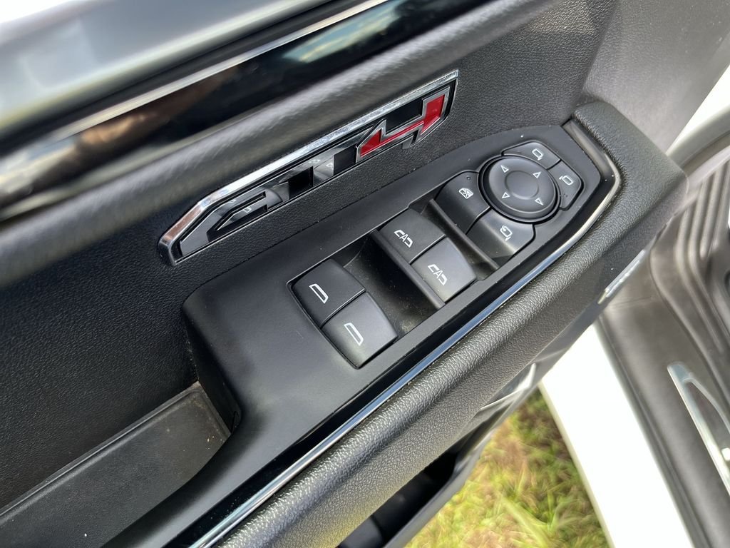 Used 2023 White GMC AT4 image 19