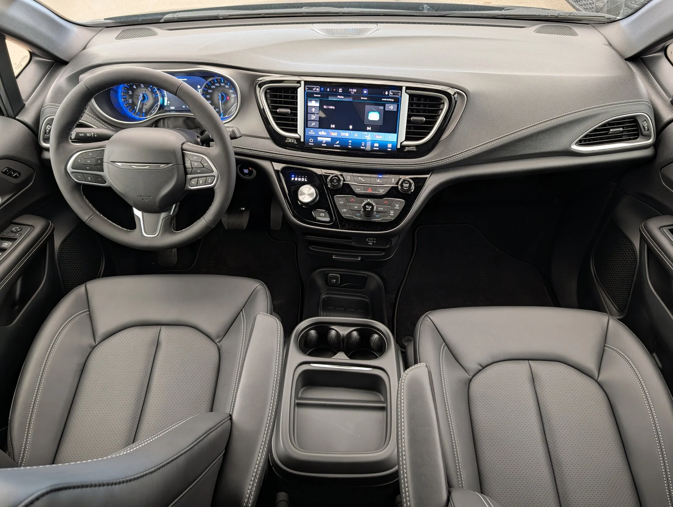 New 2027 Black Chrysler Select - - AWD - Adaptive Cruise Control - Blind Spot Monitor & More! image 25