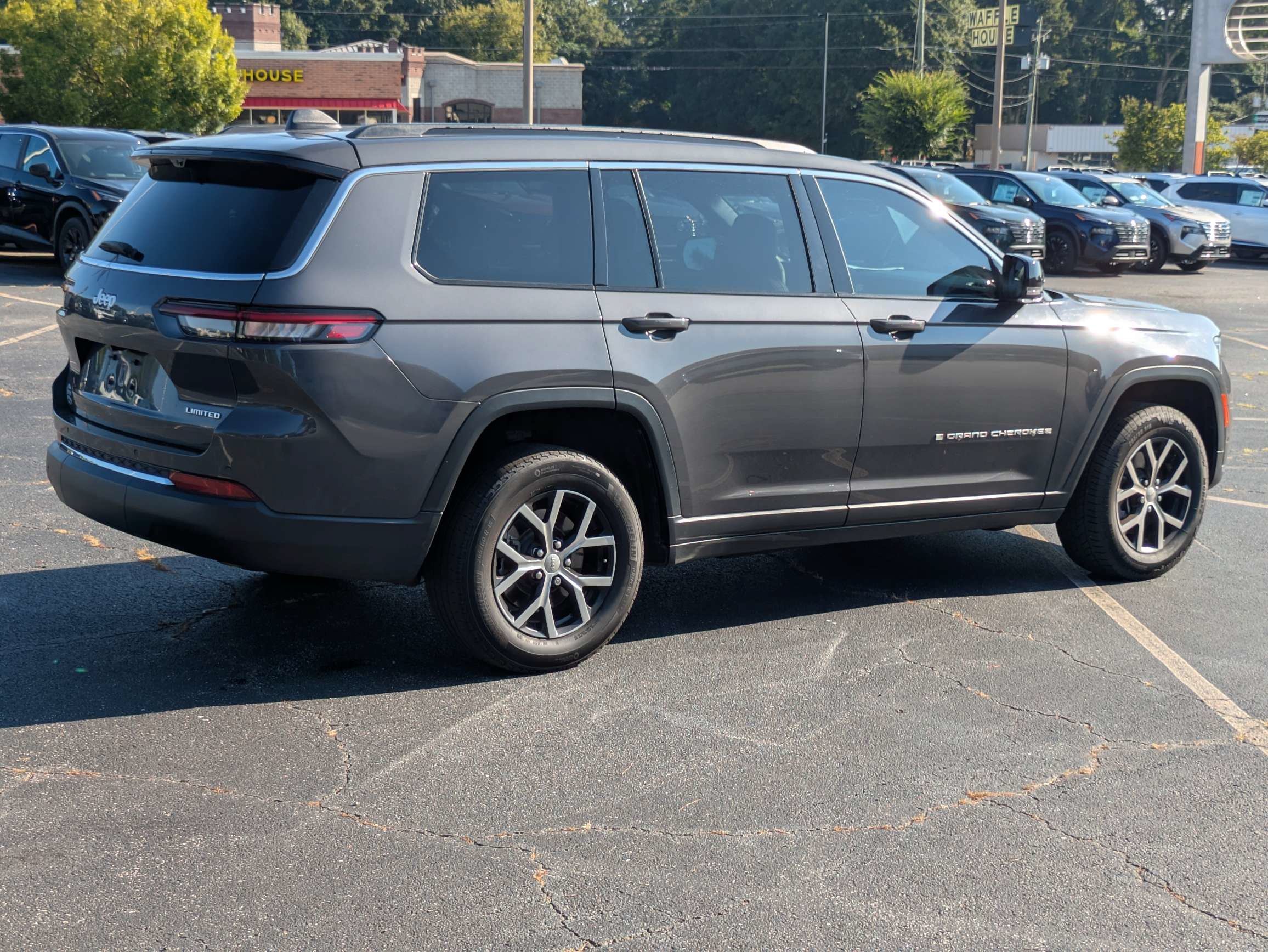 Used 2024 Gray Jeep Limited image 3