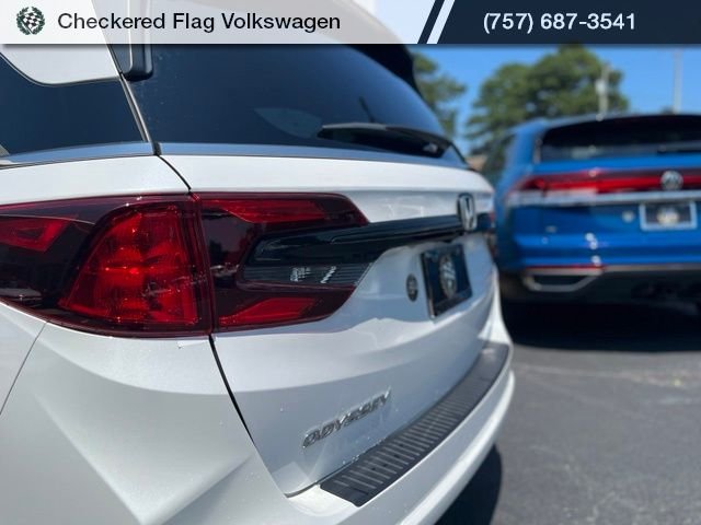 Used 2025 Platinum White Pearl Honda EX-L image 9