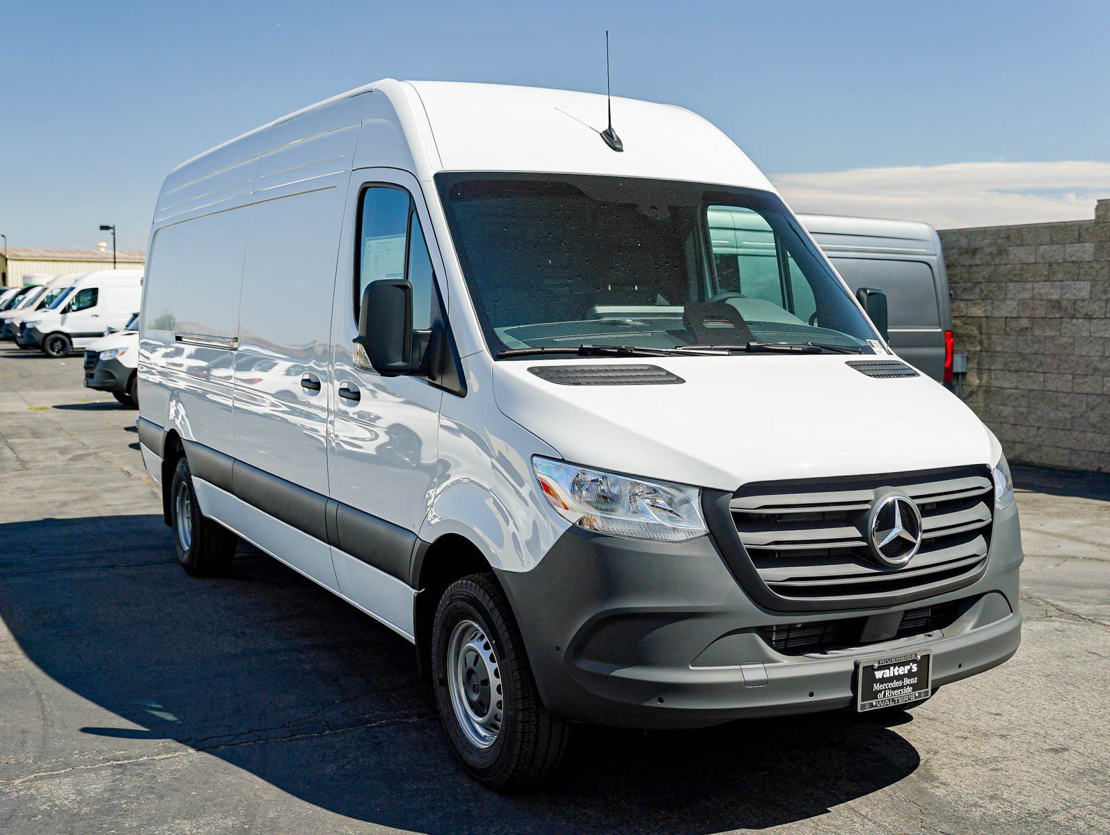 New 2026 Arctic White Mercedes-Benz 3500XD High Roof I4 Diesel HO 170 RWD image 3
