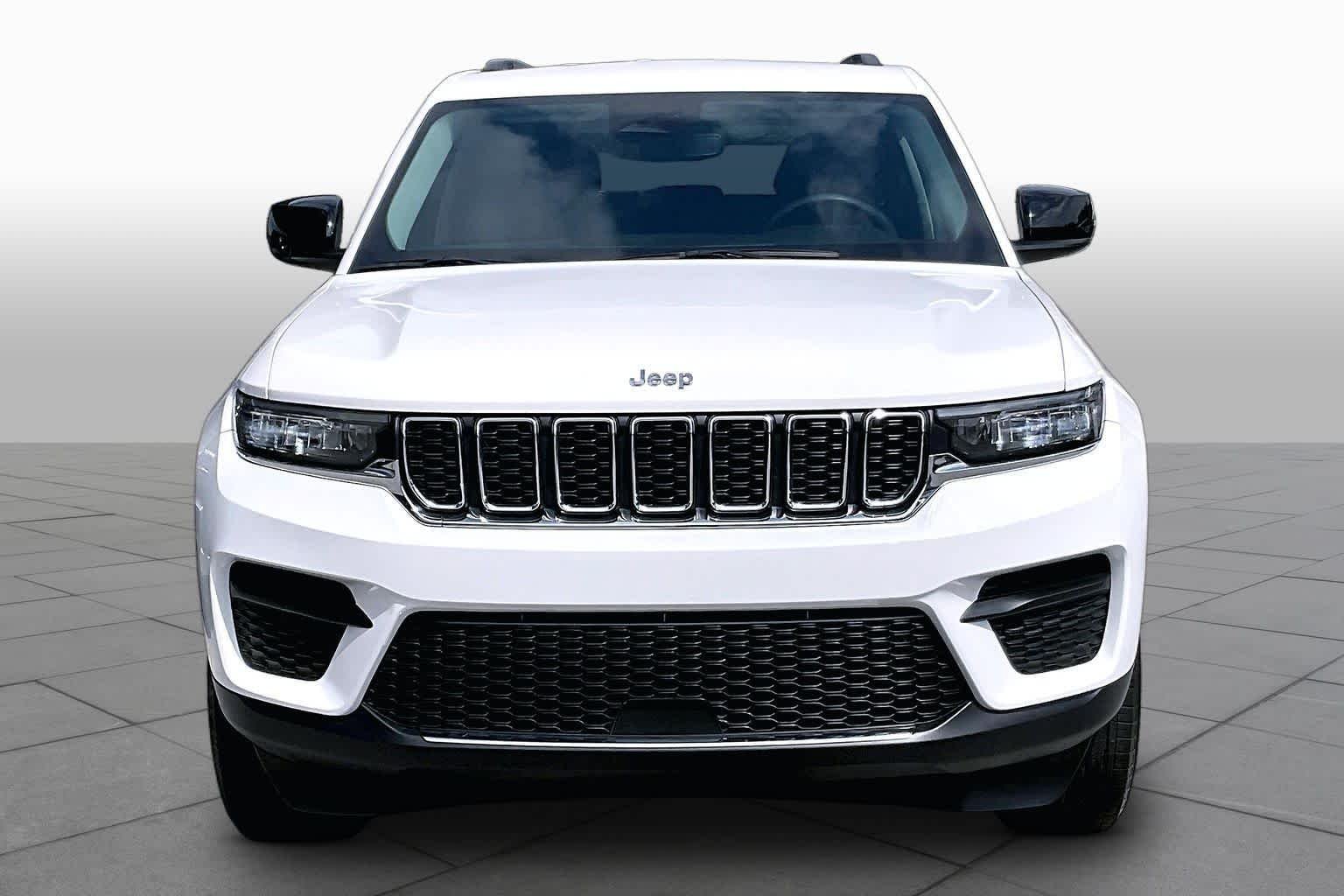 Certified Used 2023 Bright White Clearcoat Jeep Laredo image 4