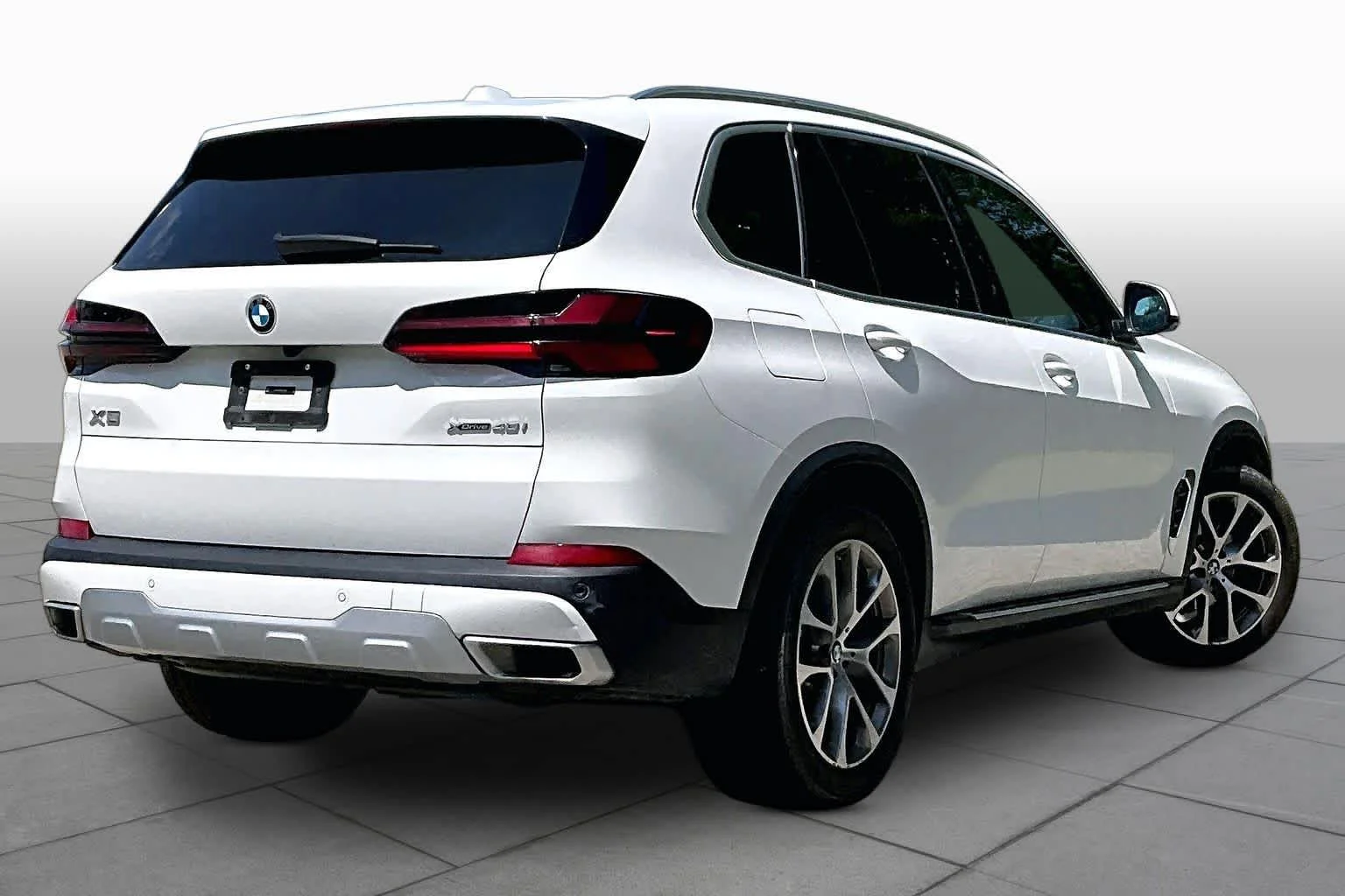 Certified Used 2026 Alpine White BMW xDrive40i image 13