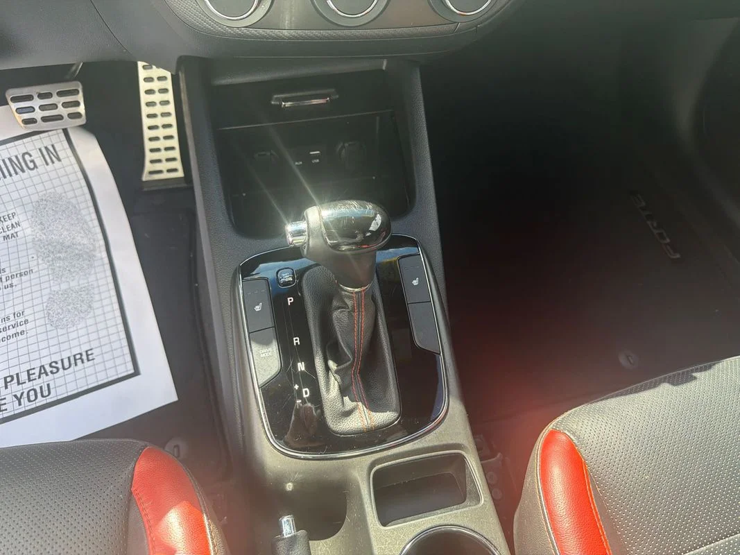 Used 2018 White Kia SX image 17