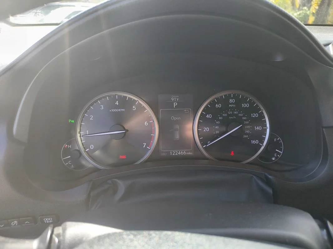 Used 2015  Lexus  image 13