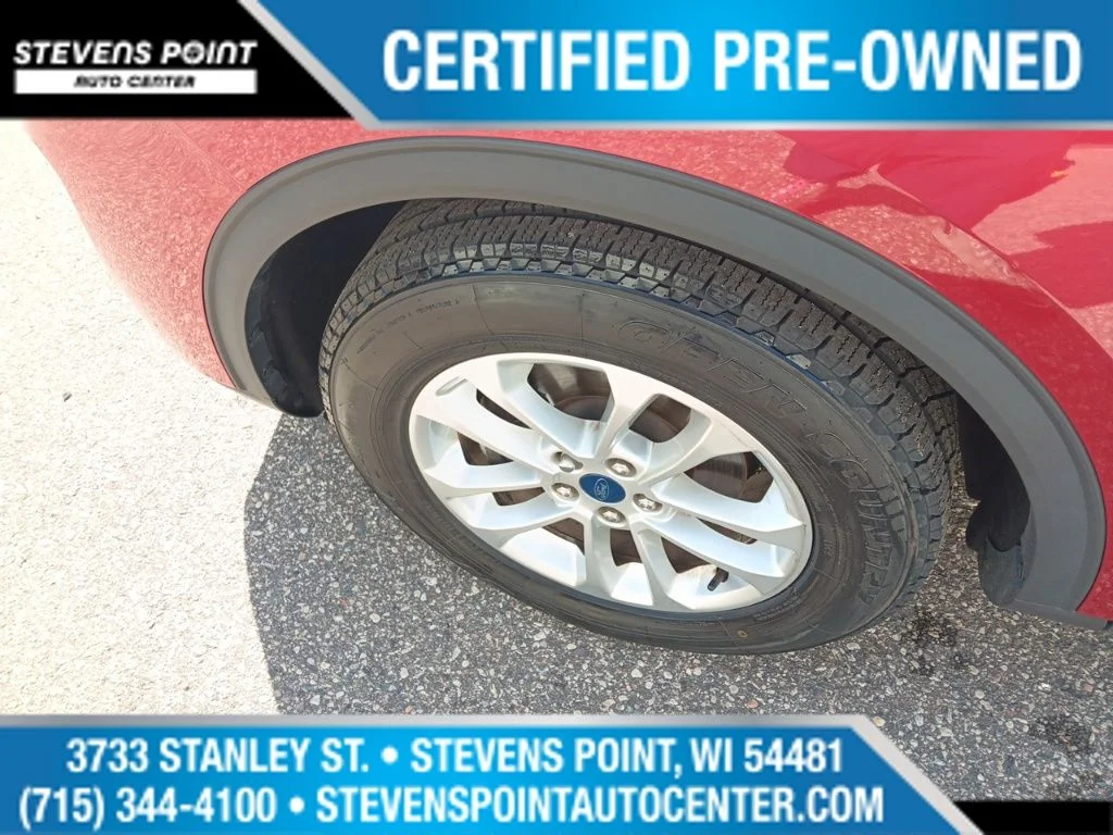 Used 2022 Red Metallic Ford SE image 12