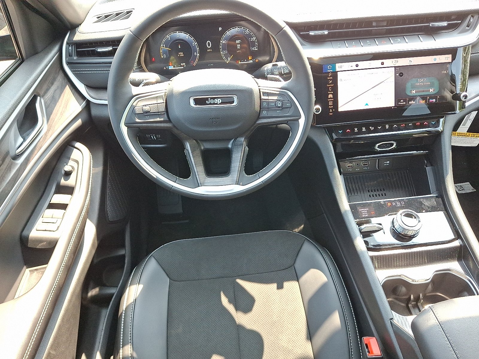 New 2027 High-Gloss Black Paint Jeep Laredo Altitude 4x4 image 7