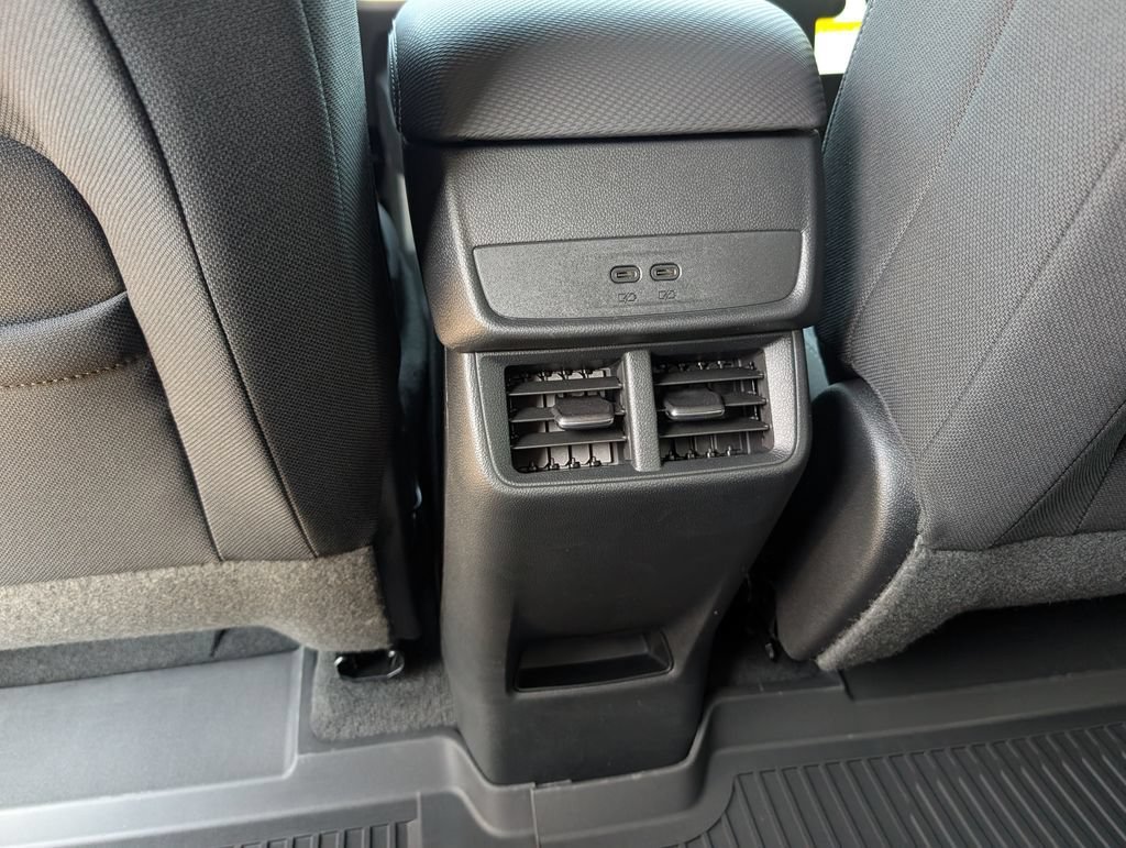 2027 Chevrolet Equinox LT - Photo 6