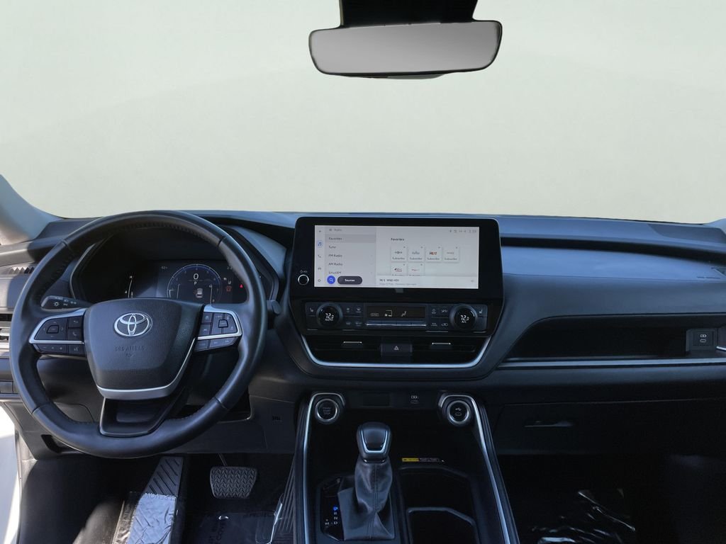 Used 2024 Beige Toyota XLE image 18
