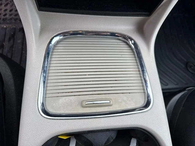 Used 2018 Gray Dodge SXT image 22