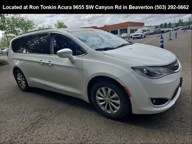 Used 2019 Bright White Clearcoat Chrysler Touring L image 1