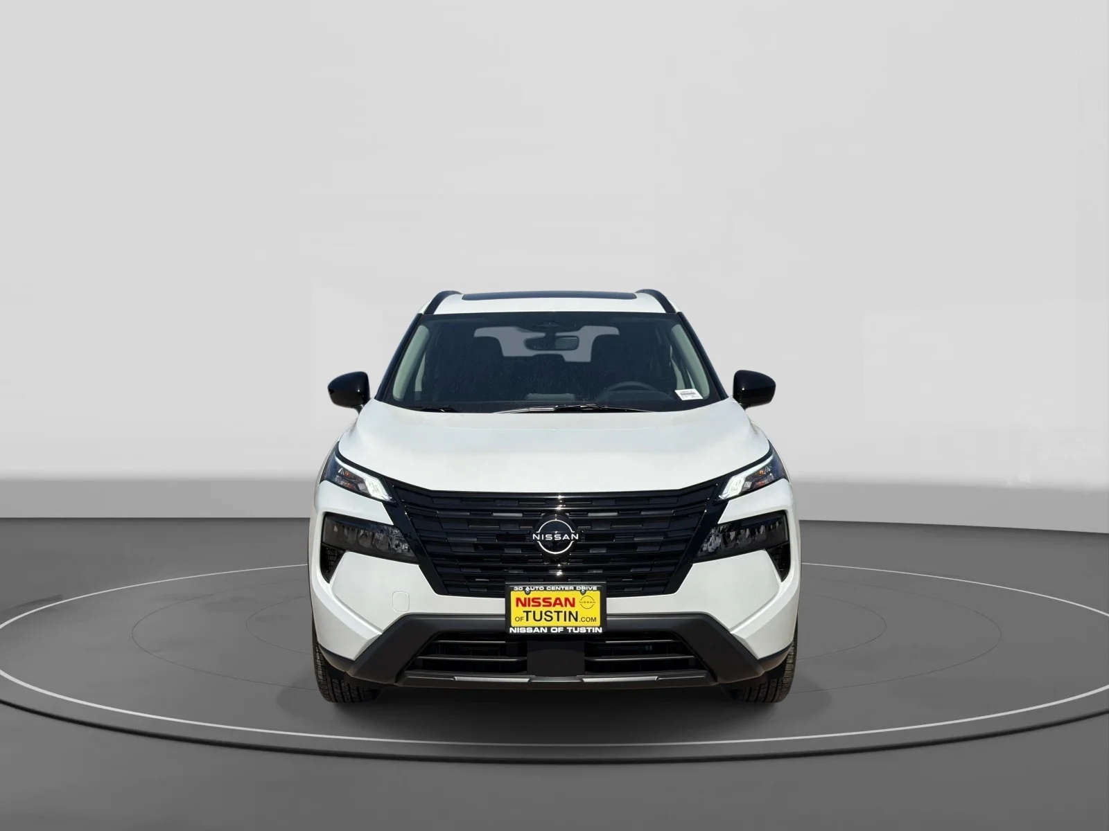 New 2026 Everest White Pearl Tricoat Nissan Dark Armor image 2