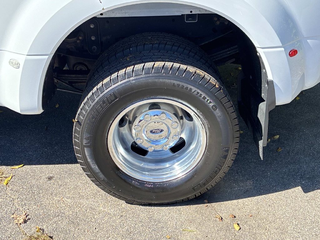 Used 2022 White Ford XL image 13