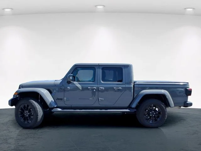 Used 2023 Gray Jeep High Altitude image 14