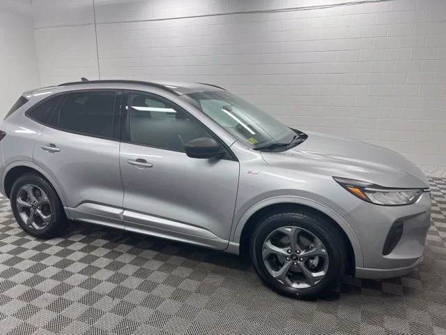 Used 2023 Silver Ford ST-Line image 4