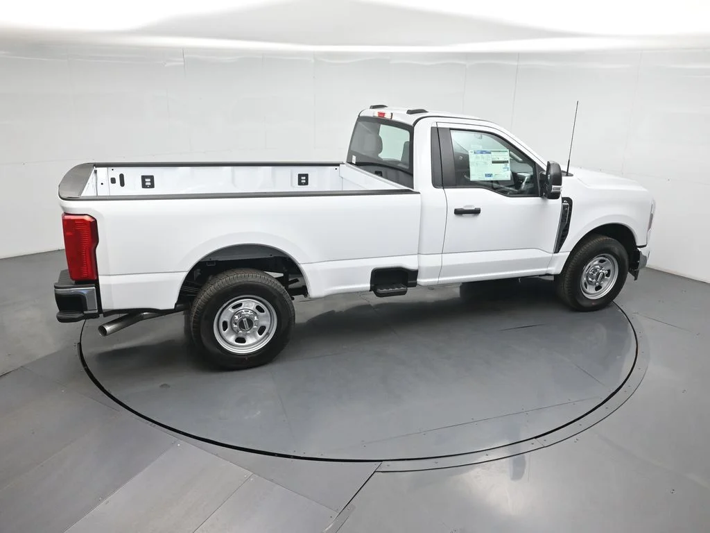New 2026 Oxford White Ford XL image 30