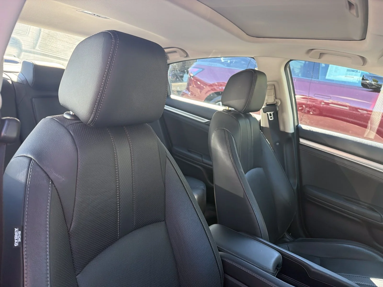 Used 2016  Honda Touring image 4