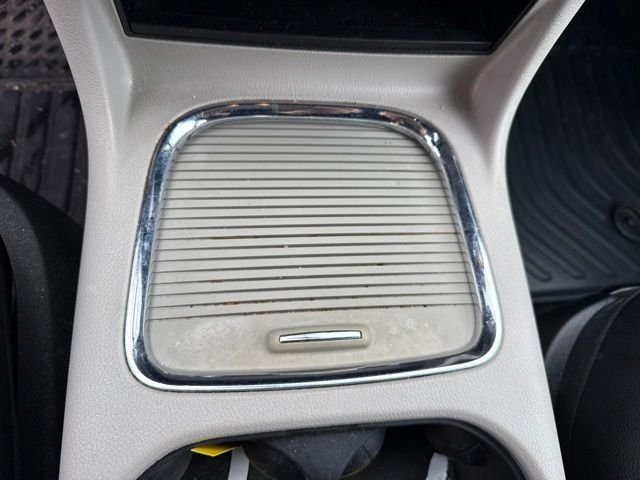 Used 2018 Gray Dodge SXT image 22
