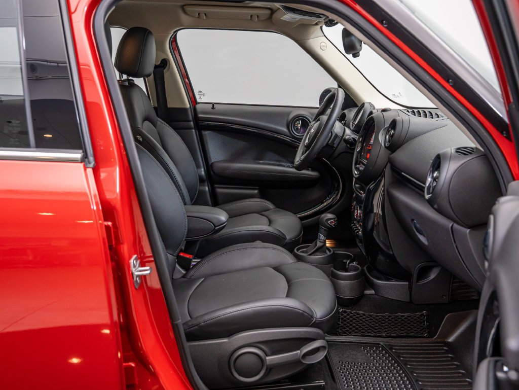 Used 2015 Blazing Red MINI  image 26