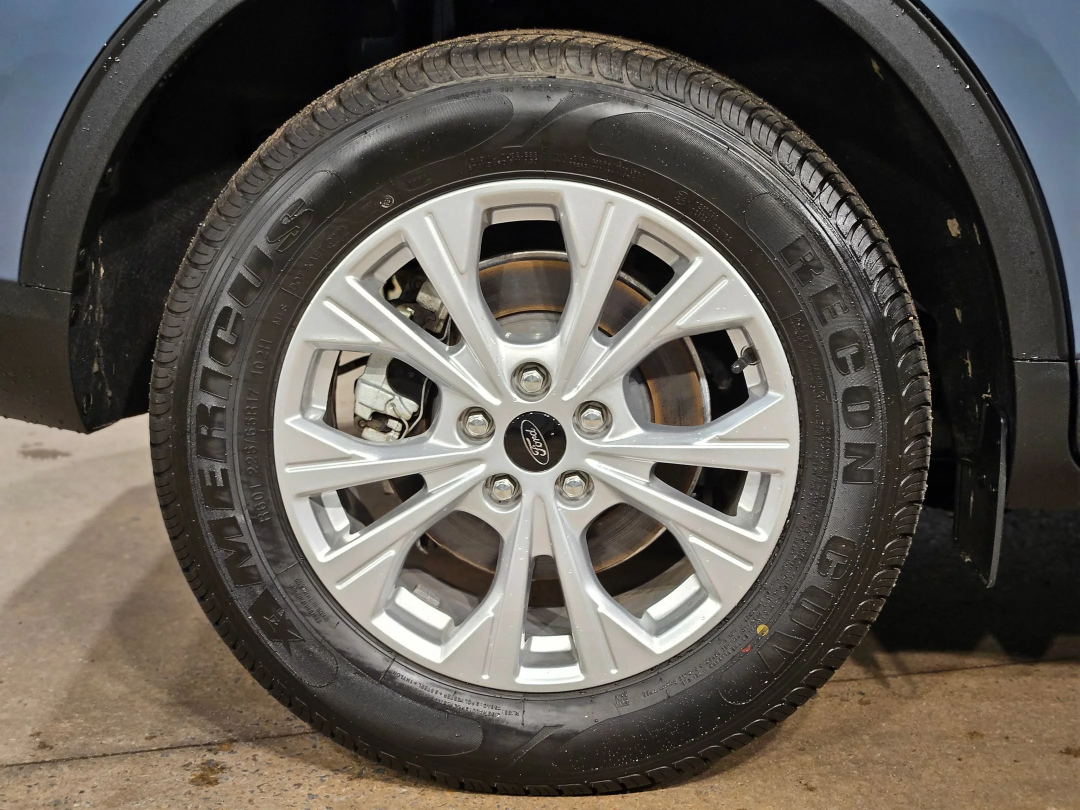 Used 2024 Vapor Blue Metallic Ford Active image 17