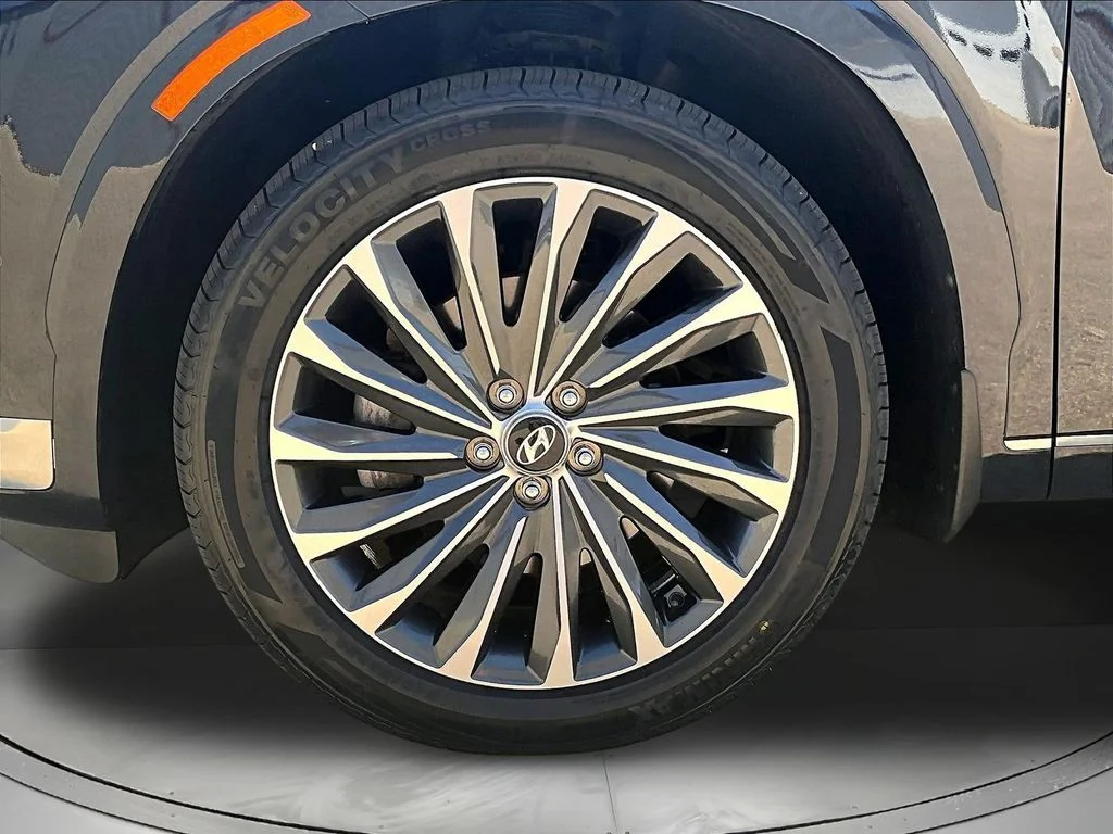 Used 2023 White Hyundai Calligraphy image 36