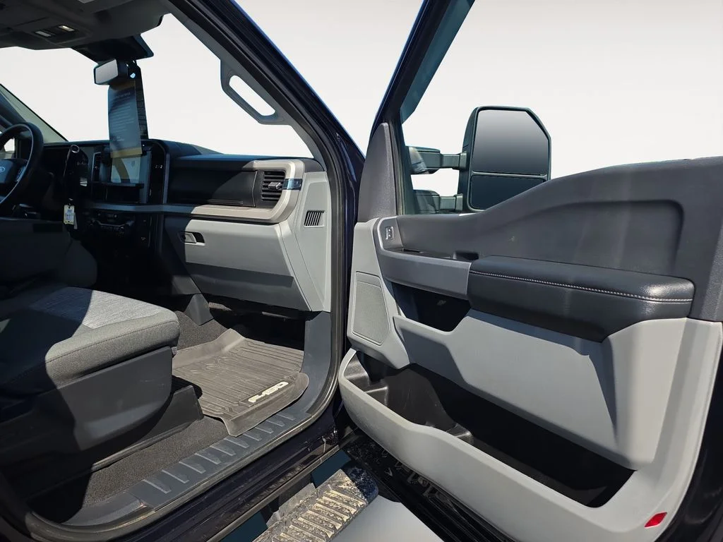 Used 2023 Antimatter Blue Metallic Ford XLT image 9