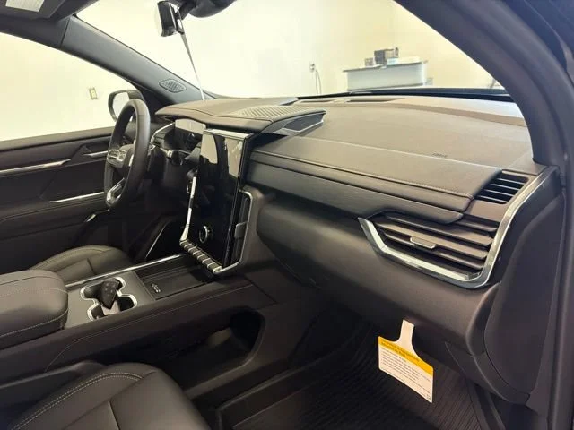 2026 GMC Acadia Elevation - Photo 30