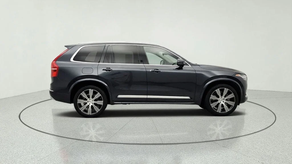 Used 2022 Savile Grey Metallic Volvo T6 AWD Inscription 7P w/ Bowers & Wilkins Audio & Air Suspension image 4