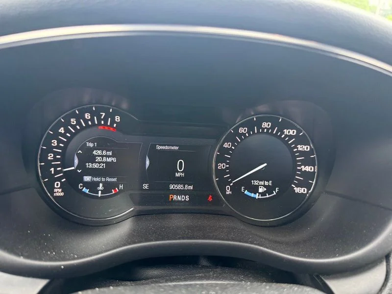 Used 2017 Black Lincoln Reserve image 11