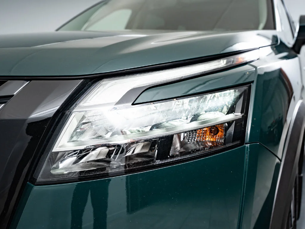 Used 2023 Obsidian Green Pearl Nissan Platinum image 15