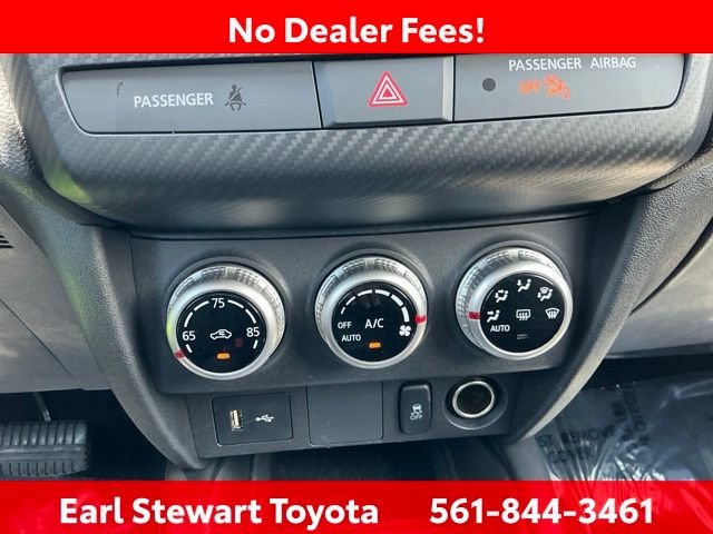 Used 2024 Gray Mitsubishi 2.0 ES image 34