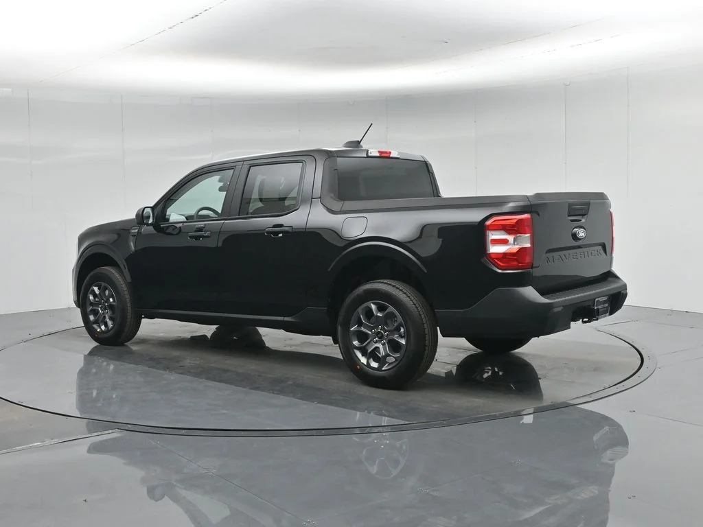 New 2026 Shadow Black Ford XLT image 6