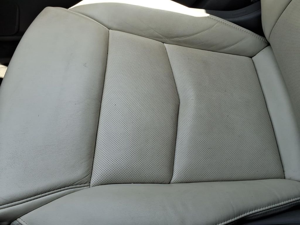 Used 2018 Silver Cadillac Luxury image 25