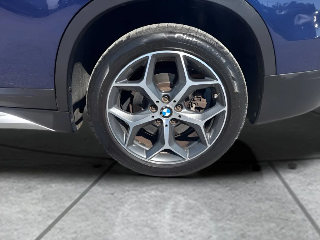 Used 2018 Blue BMW sDrive28i image 26
