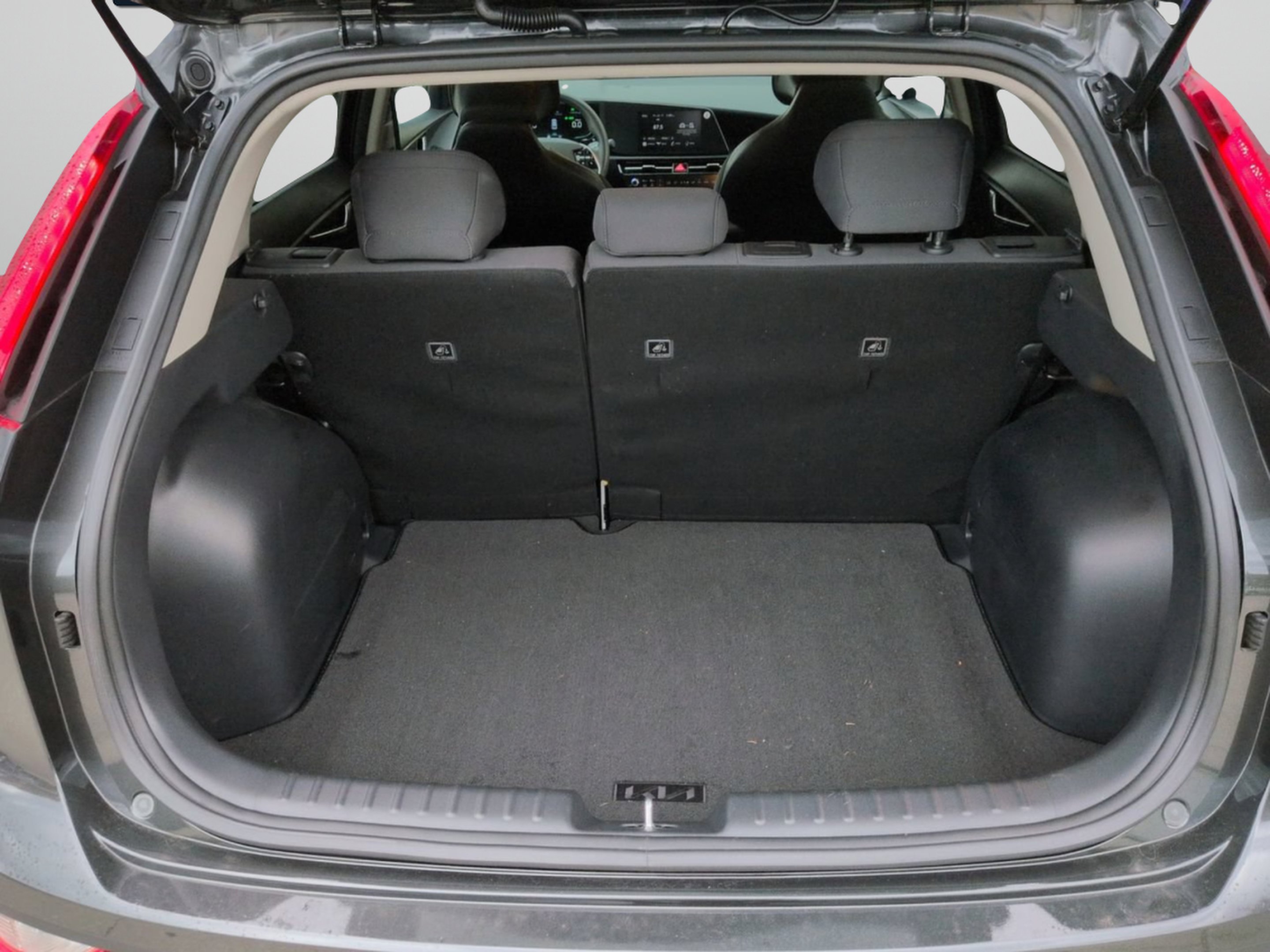 Certified Used 2024 Graphite Gray Kia LX image 10