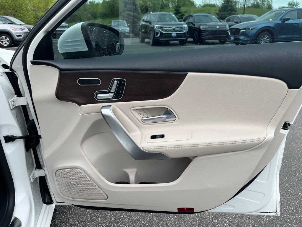 2021 Mercedes-Benz A-Class A220 - Photo 11