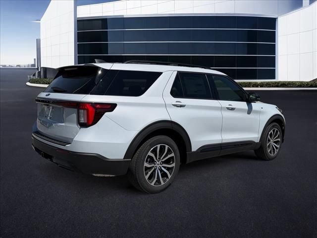 New 2026 Space White Metallic Ford ST-Line image 5