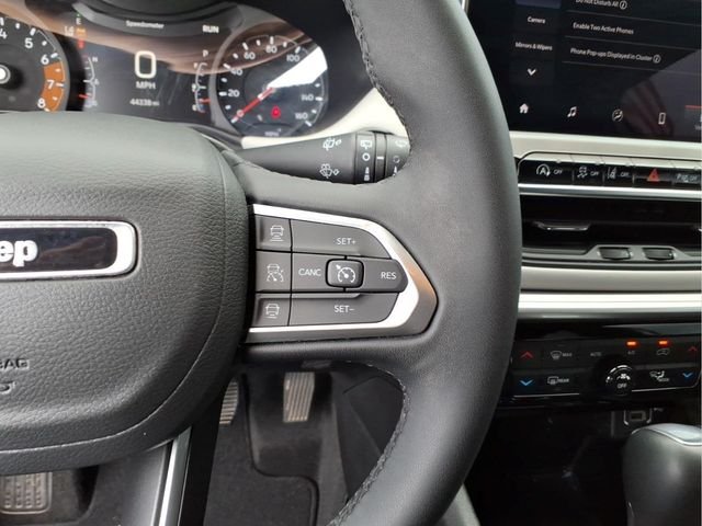 Used 2025 Silver Jeep Limited image 25