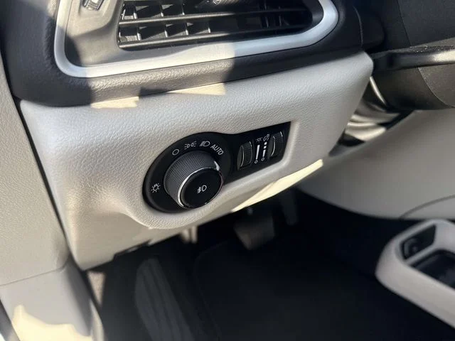 2024 Chrysler Pacifica Touring L - Photo 27