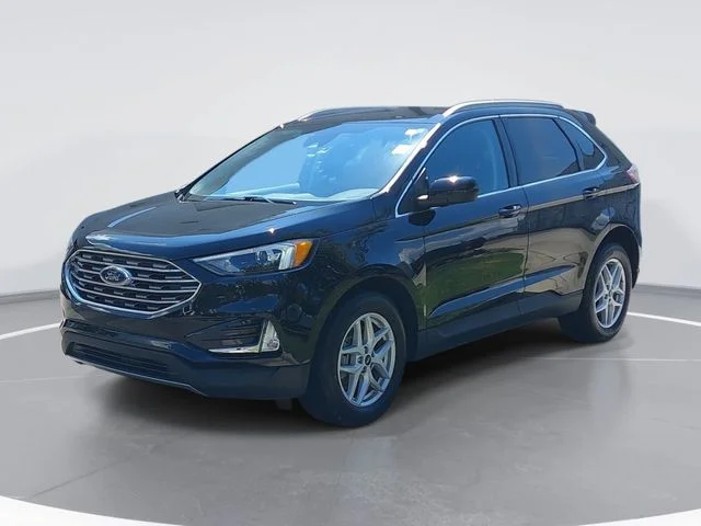 Used 2022 Black Ford SEL image 7