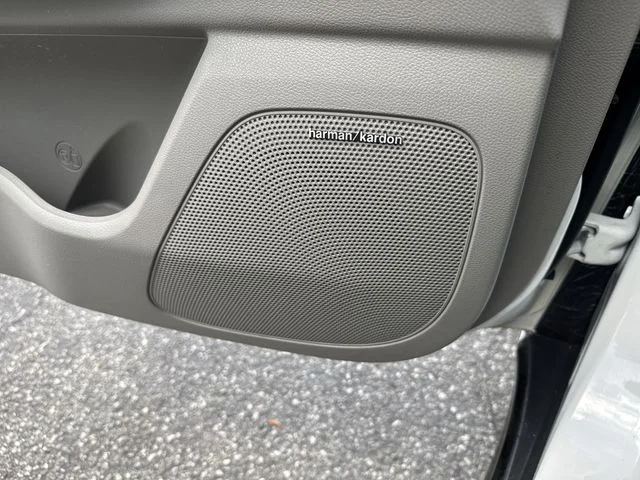 Used 2020 White Kia SX image 28