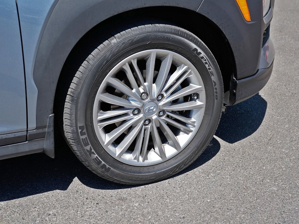 Used 2021 Sonic Silver Hyundai SEL Plus image 16