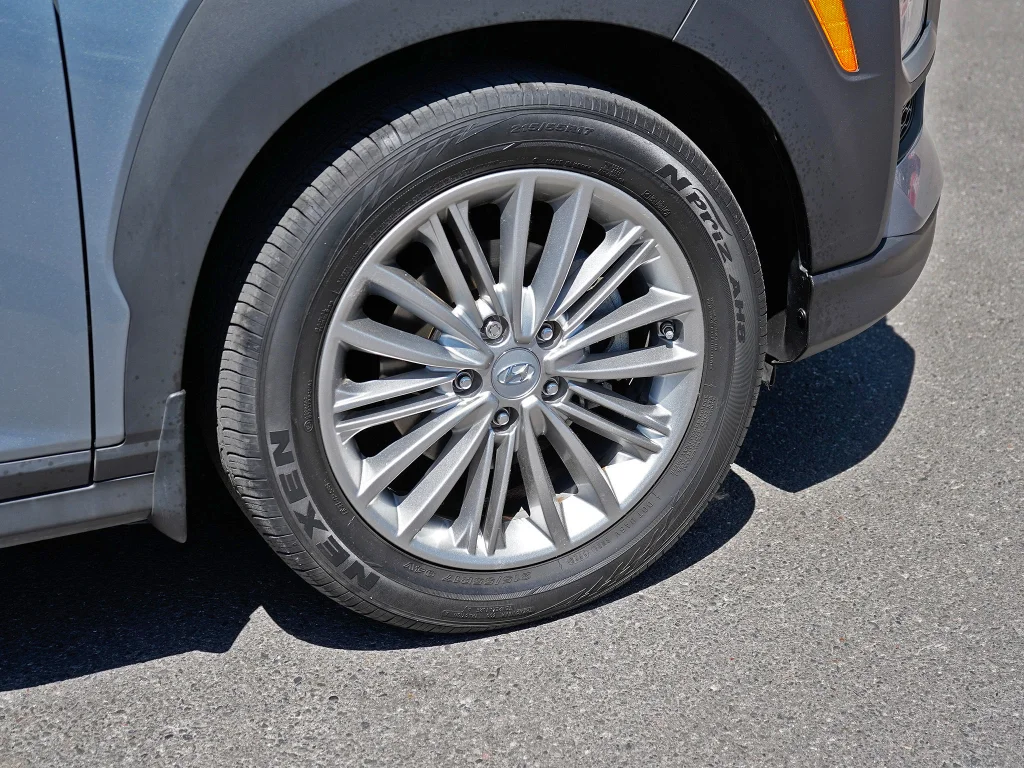 Used 2021 Sonic Silver Hyundai SEL Plus image 16