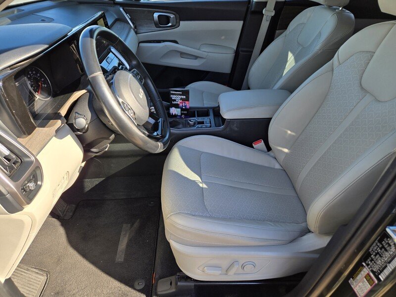 Used 2022 Green Kia X-Line EX image 11