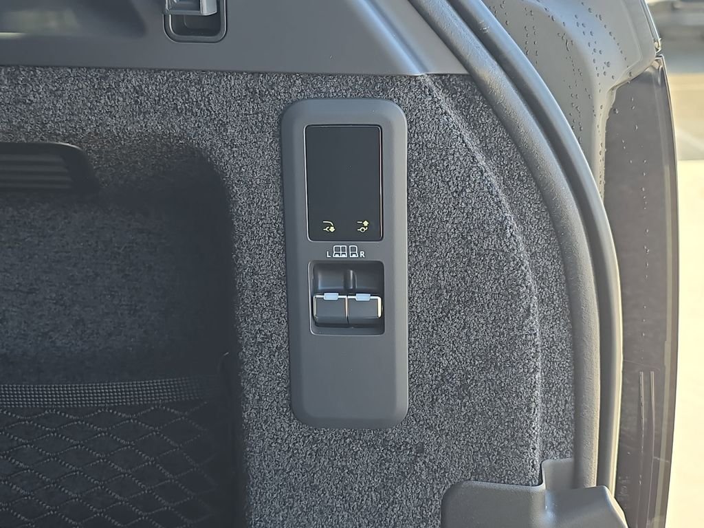 New 2026 Santorini Black Land Rover SE image 14