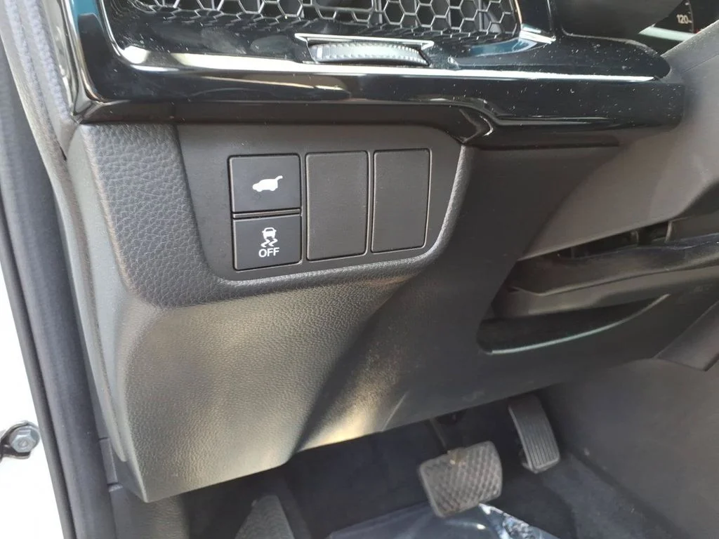 Used 2024 White Honda EX-L image 34