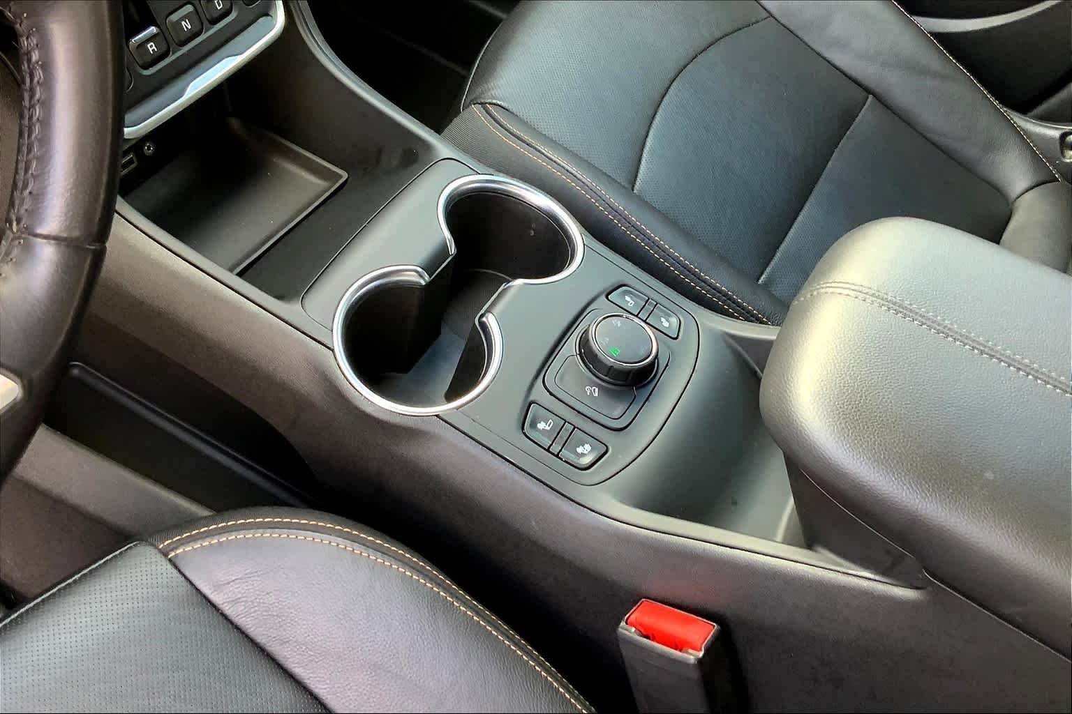 Used 2018 Quicksilver Metallic GMC SLT image 16