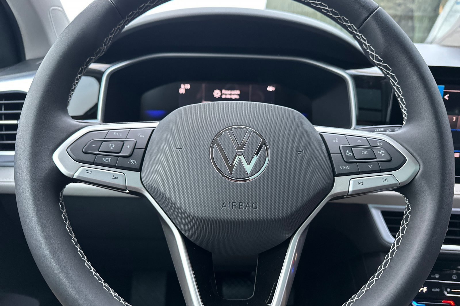 New 2026 Deep Black Pearl Volkswagen SE image 23