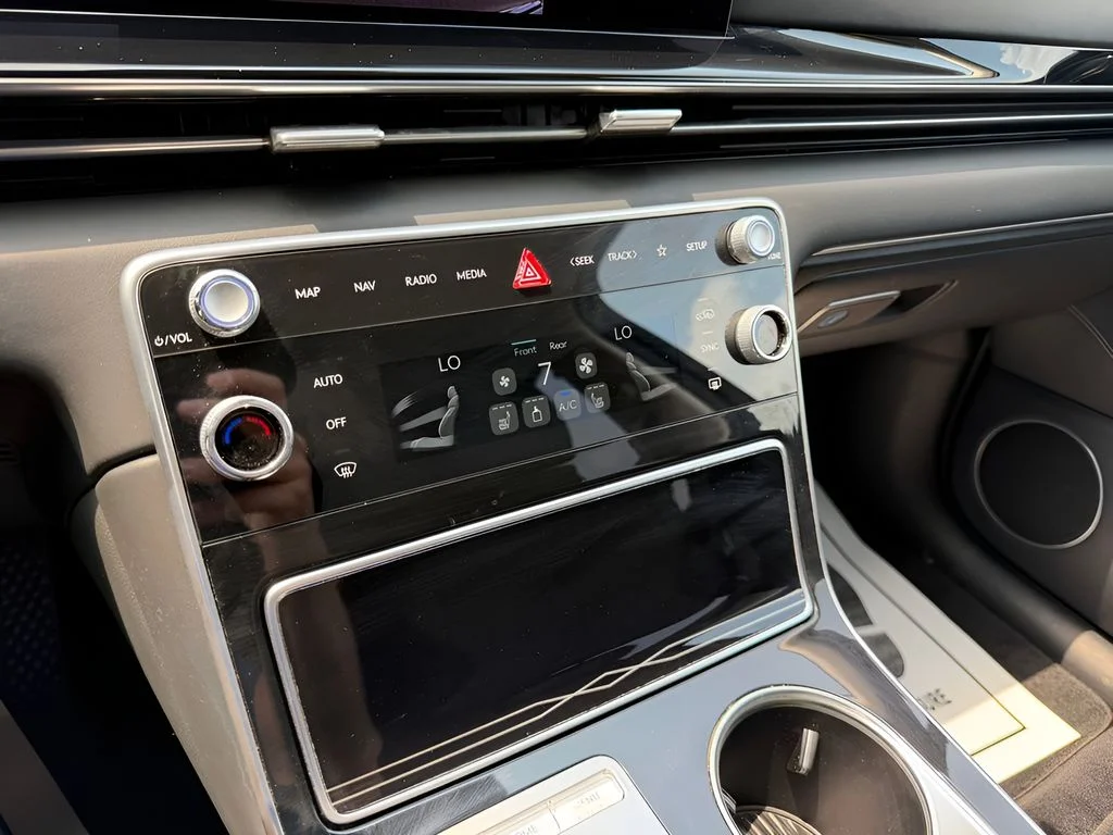 Used 2025 Gray Genesis 2.5T image 26
